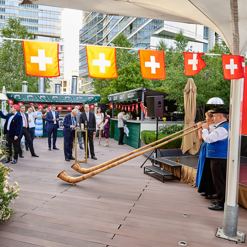 Swiss Days x Vlaekan