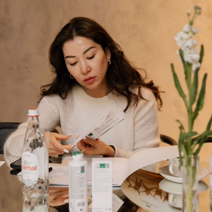 Семинар по лечению акне CANTABRIA LABS, линия BIRETIX