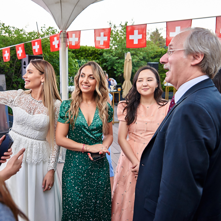 Swiss Days x Vlaekan